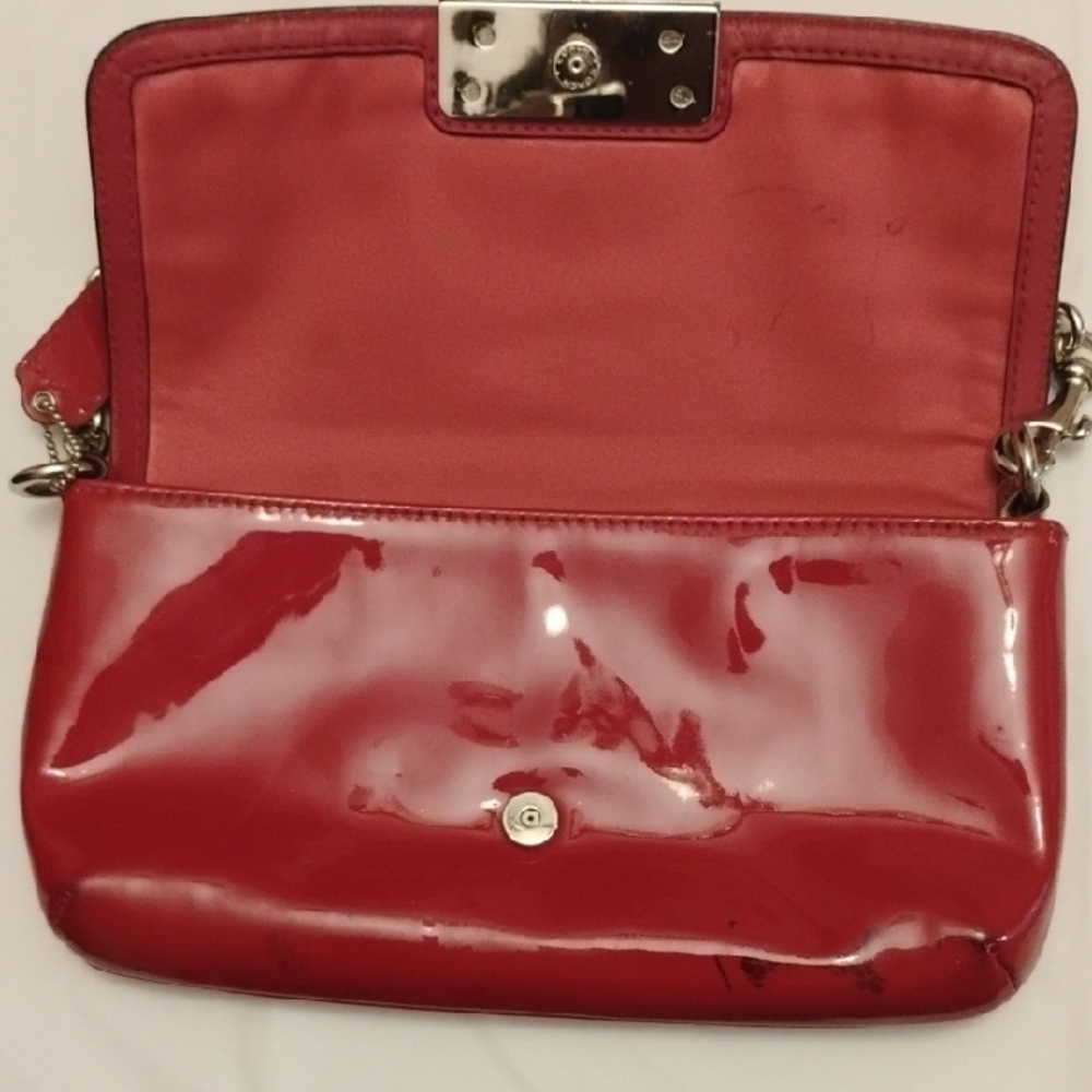 COACH Elegant Red Patent Leather Clutch with Chain Strap - Picture 8 of 11